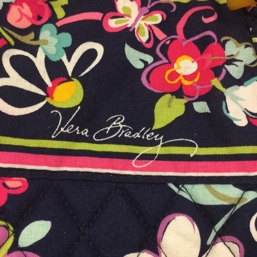 Vera Bradley large tote in excellent condition